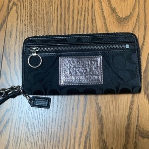 Coach Poppy Black Wristlet